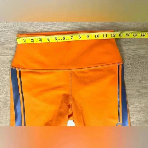 Alo HIGH-WAIST CYCLE CLUB SHORT - BRIGHT TANGERINE size M - Picture 2 of 4